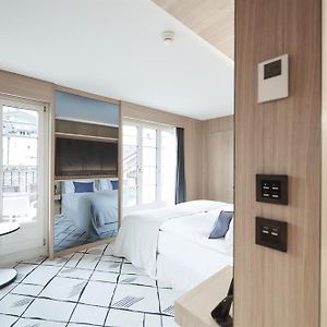 Zimmer mit Kingsize-Bett